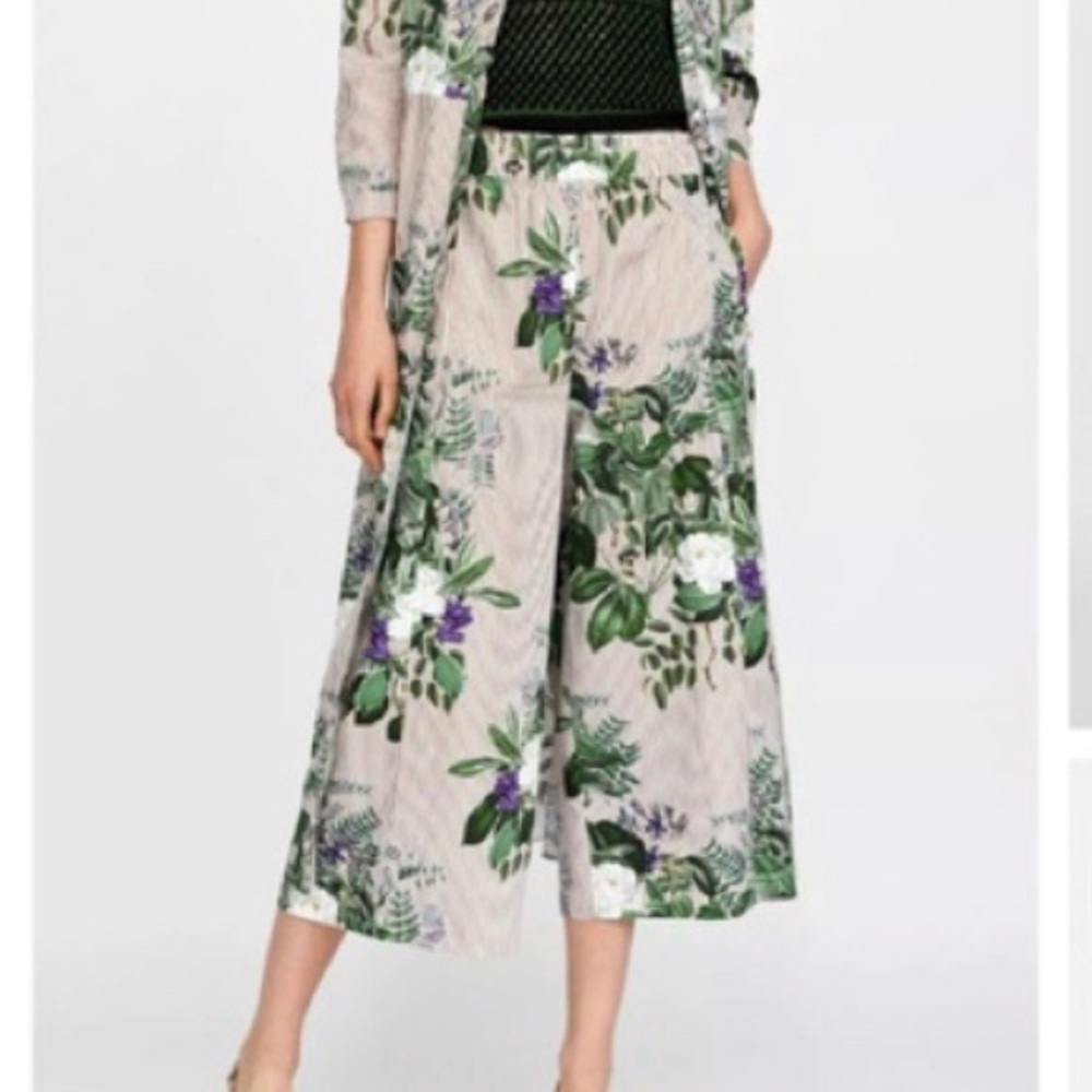 Zara wide florals pants